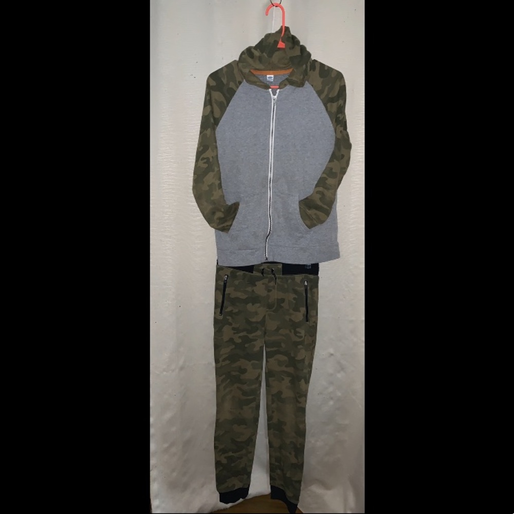 ⚠️SOLD⚠️ O.N. Camo 3pc Sweatsuit YOUTH